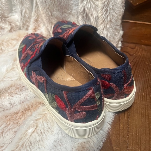 Sofft Navy Embroidered Floral Slip-On Sneakers - Picture 4 of 7
